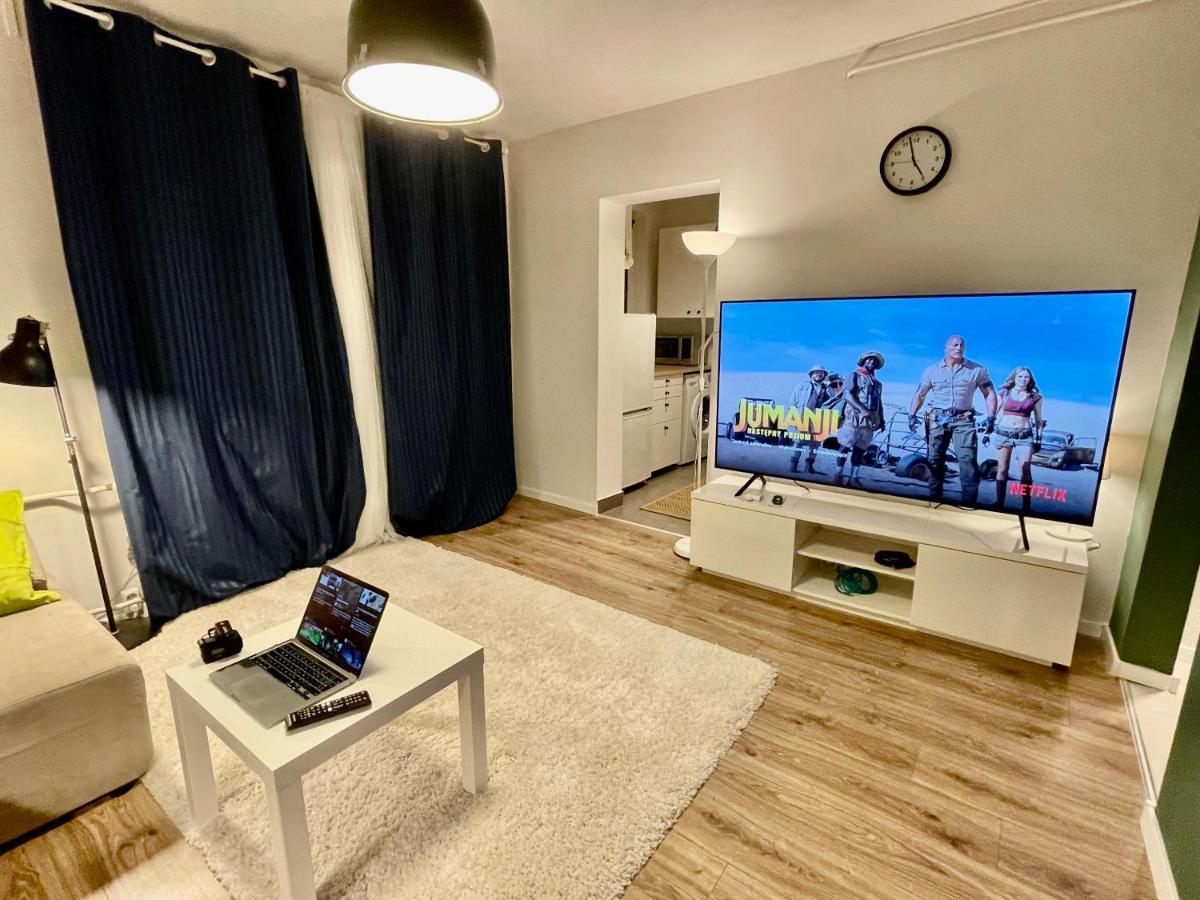 Holiday Metro Fast Wifi Tv'70 Netflix Hbo Appletv Warsawa Bagian luar foto