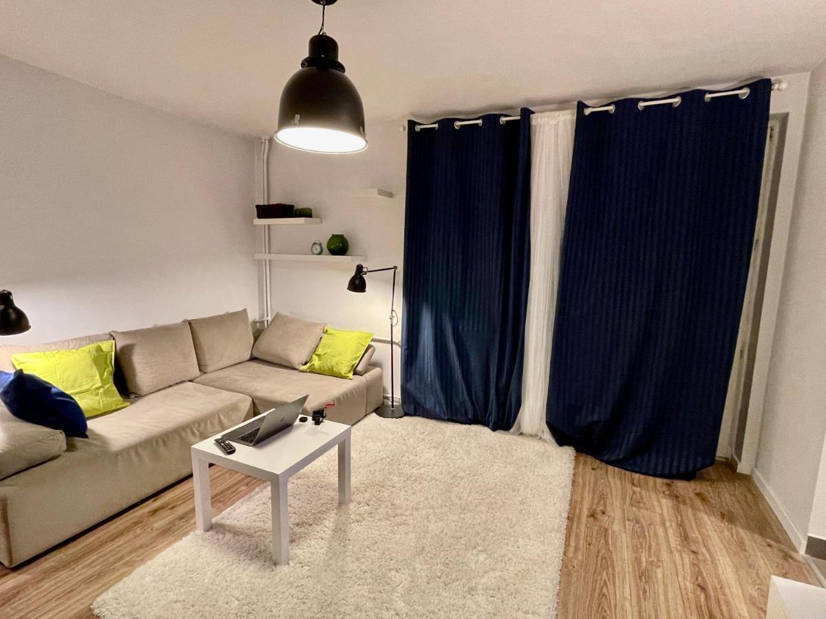 Holiday Metro Fast Wifi Tv'70 Netflix Hbo Appletv Warsawa Bagian luar foto