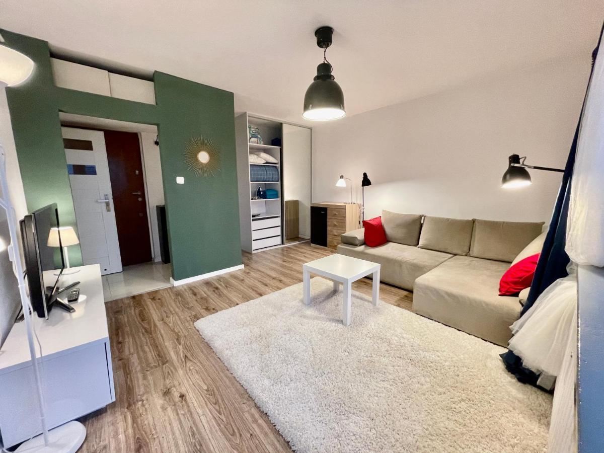 Holiday Metro Fast Wifi Tv'70 Netflix Hbo Appletv Warsawa Bagian luar foto
