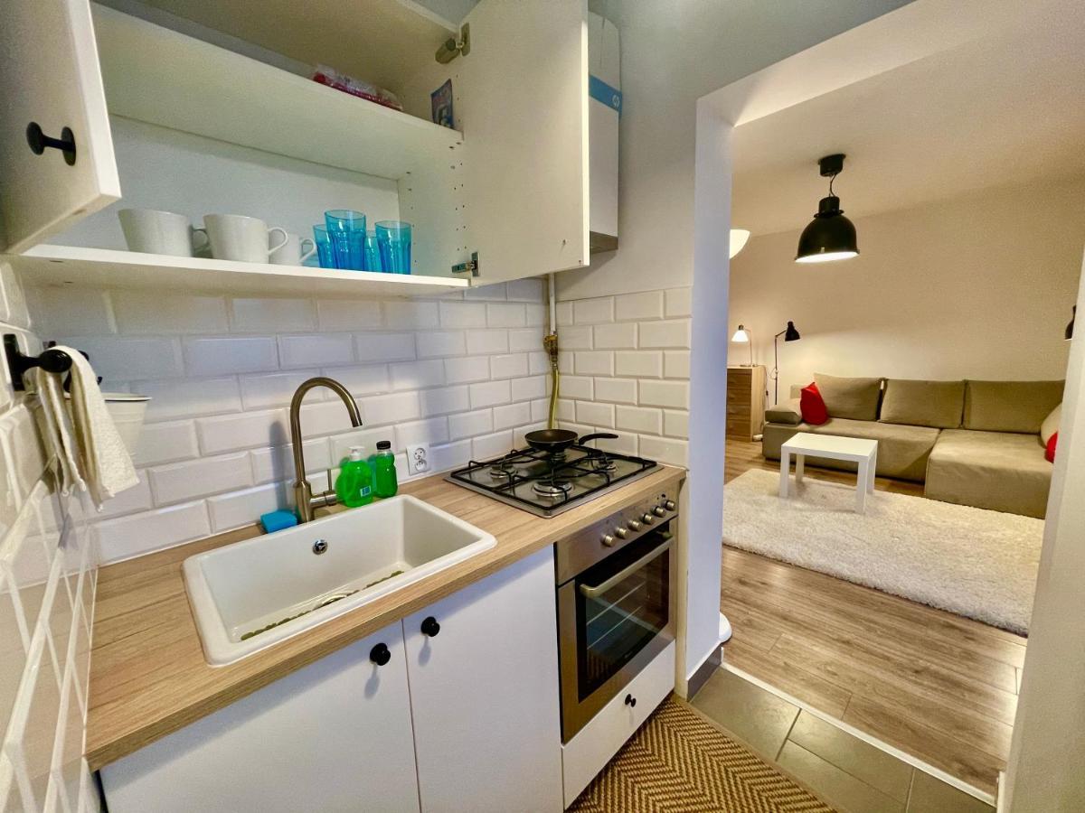 Holiday Metro Fast Wifi Tv'70 Netflix Hbo Appletv Warsawa Bagian luar foto