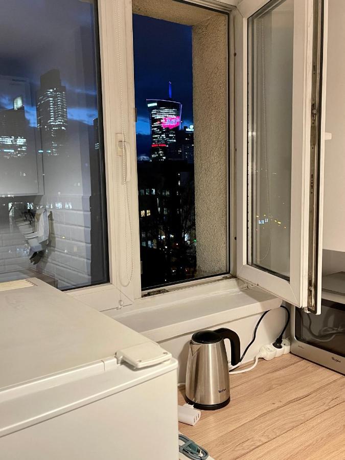 Holiday Metro Fast Wifi Tv'70 Netflix Hbo Appletv Warsawa Bagian luar foto